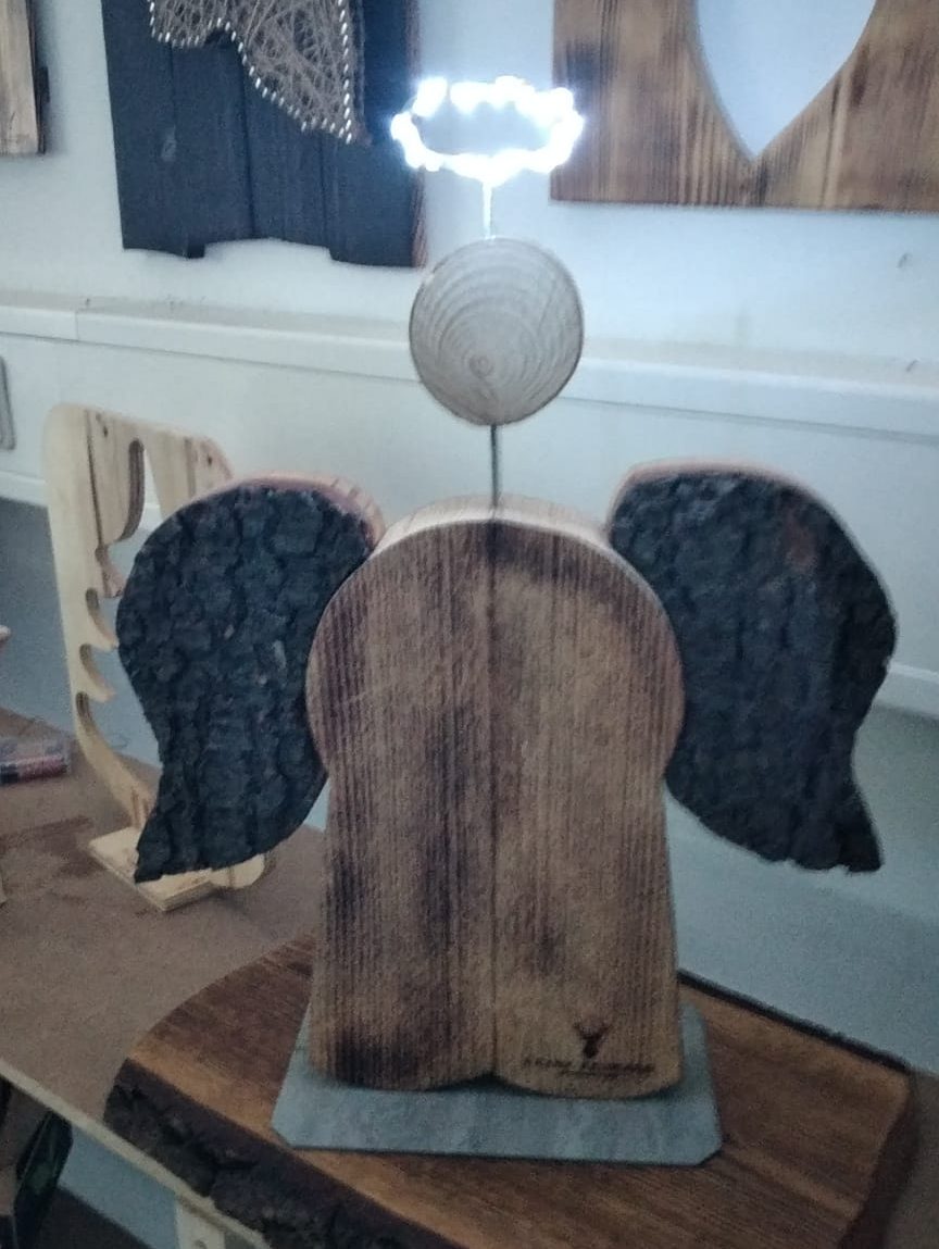 Engel aus Holz Holzengel mit Beleuchtung